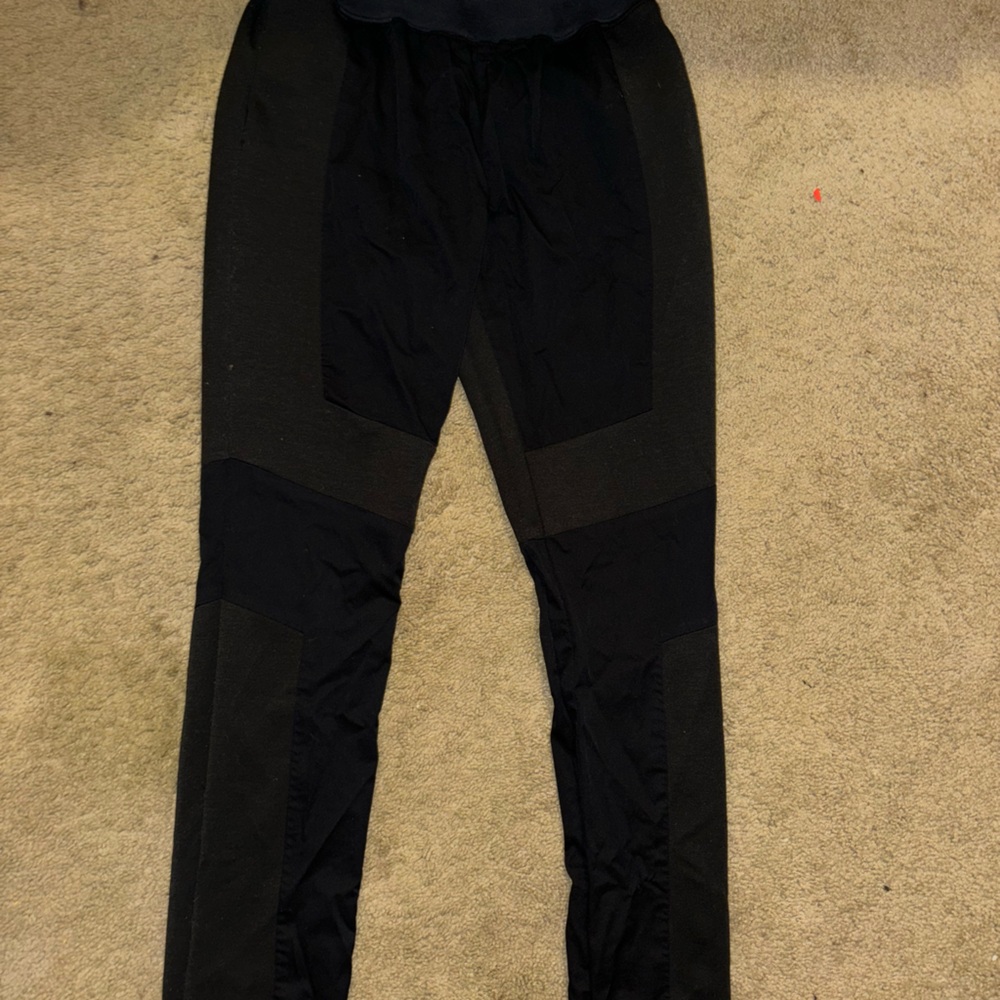 Size M black Jaanuu Scrub pants.